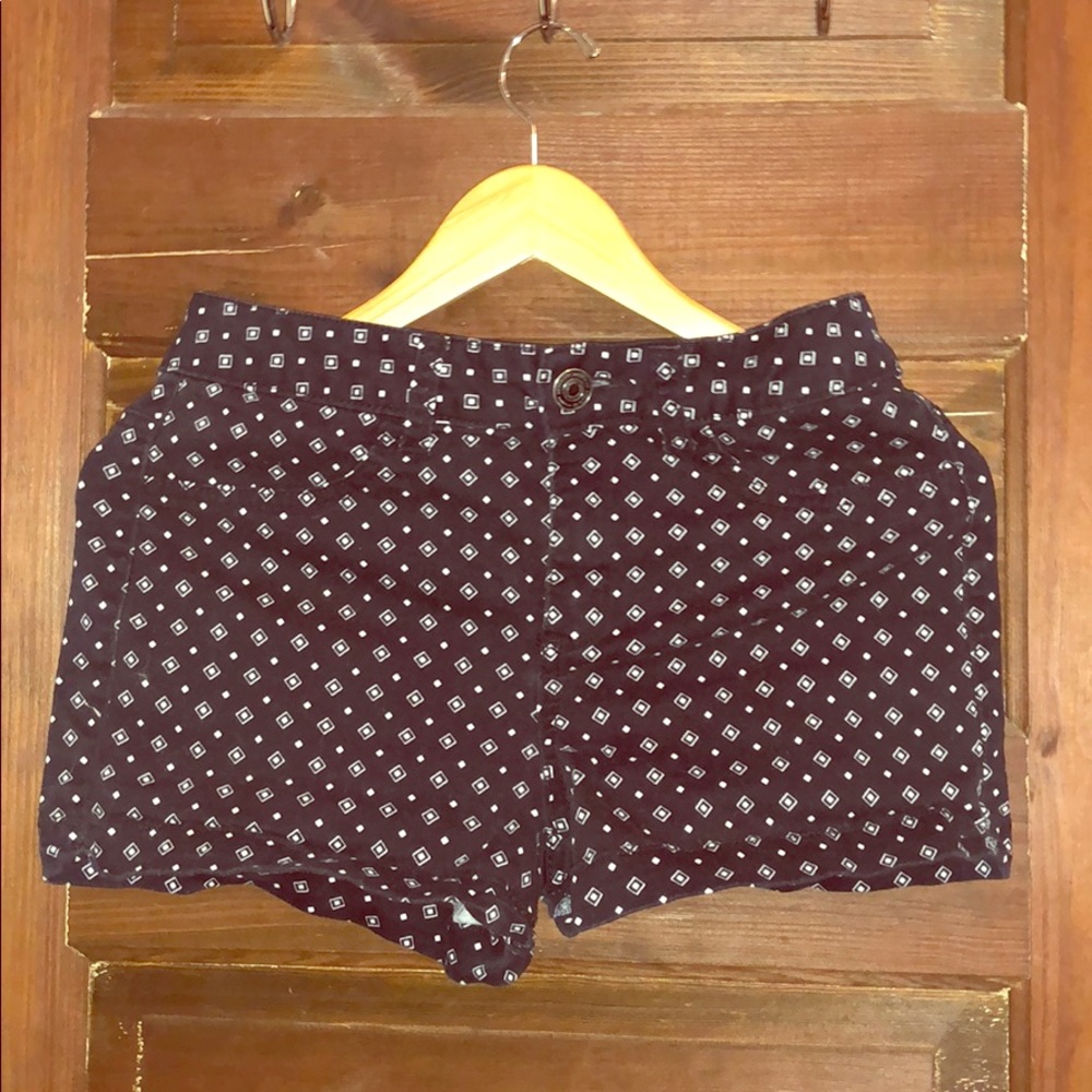 SO Black & White Dot/Diamond Mid Rise Shorts